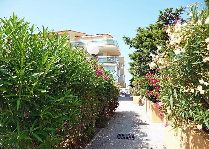 Les Flots Bleus By Interhome *